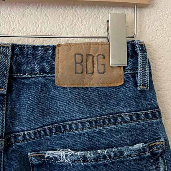 BDG Tapered Baggy Dark Wash Distressed Jeans Size 24 - Picture 6 of 12